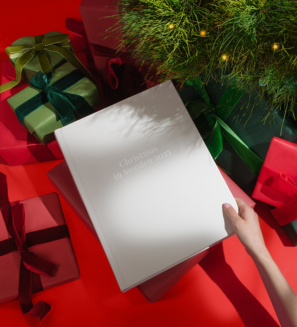 https://cdn.milkbooks.com/media/32456/chirstmasshipping-main-mobile-2025.jpg