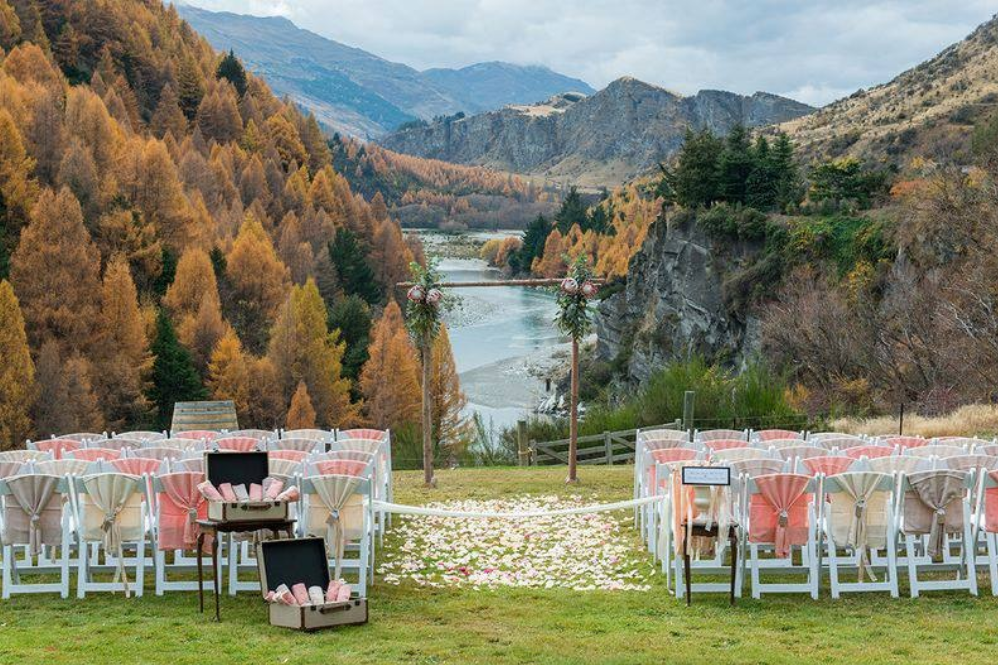 Canyon's Lodge outdoor wedding venue