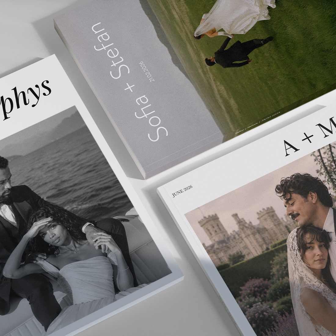 Tre riviste di matrimonio disposte con le copertine in bella vista