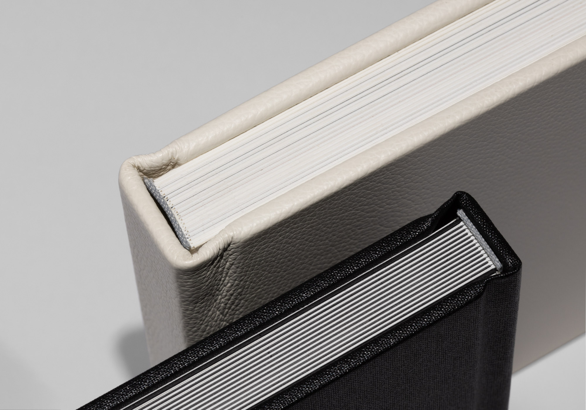 premium photo albums with white or black board